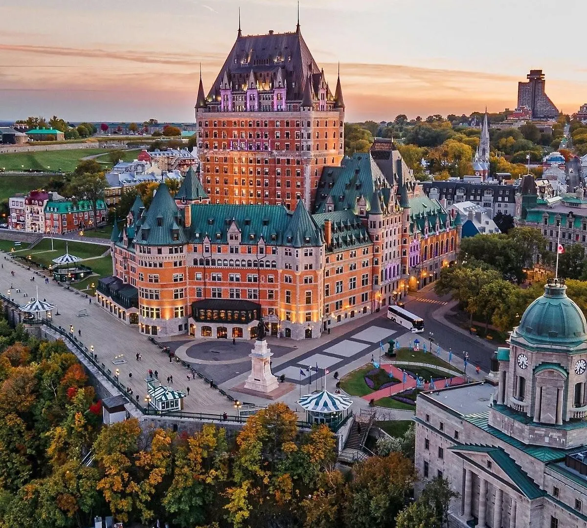 Apartament Prestige Downtown With Free Indoor Parking Québec